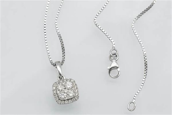 Find elegante smykkesæt hos Guldsmed-smeds.dk